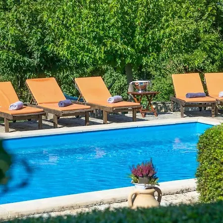 Lunaria - Istrian With Pool Višnjan
