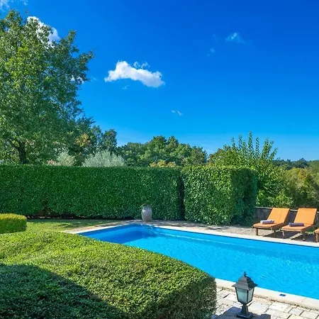 Villa Lunaria - Istrian With Pool