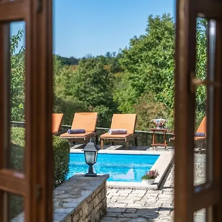 Lunaria - Istrian With Pool