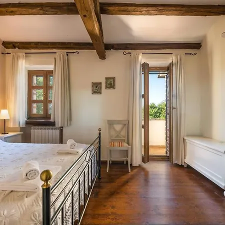 Villa Lunaria - Istrian With Pool