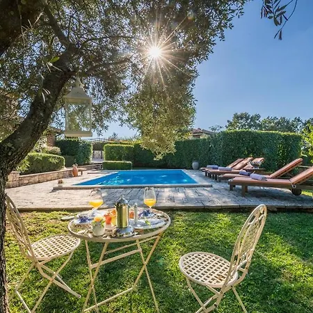 Lunaria - Istrian With Pool Villa
