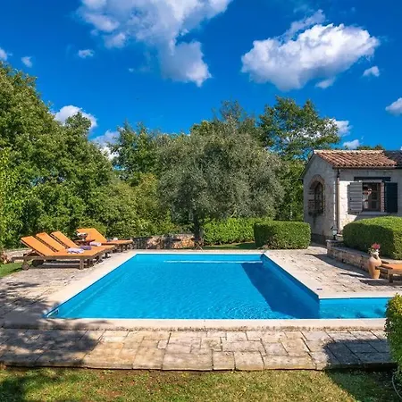 Lunaria - Istrian With Pool Villa Višnjan