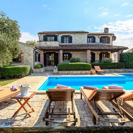 Lunaria - Istrian With Pool